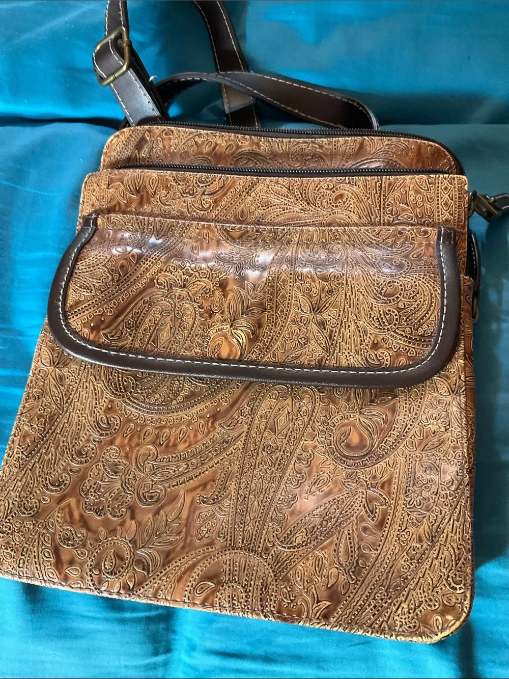 Relic shoulder bag